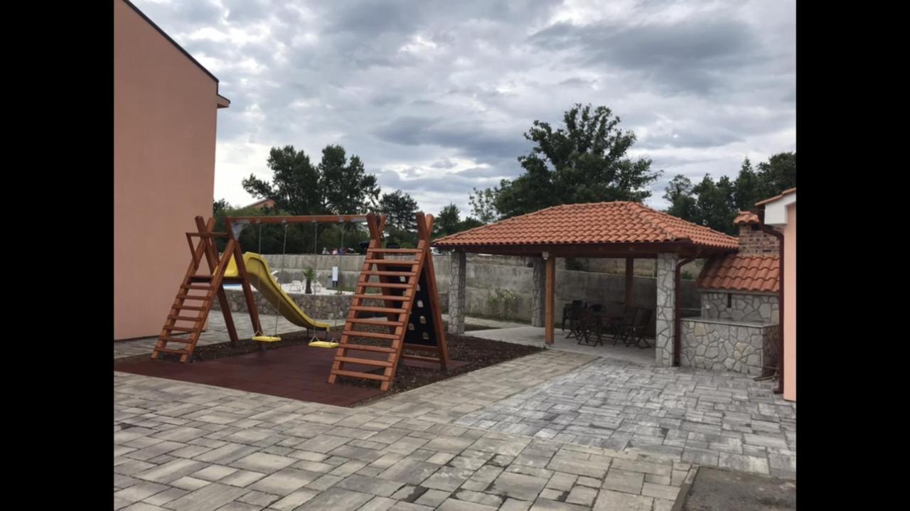 Apartments Kuk Šilo Екстериор снимка