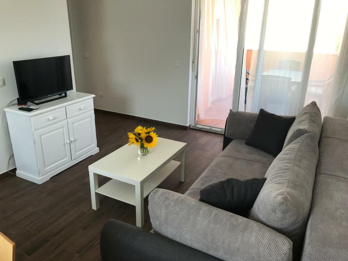 Apartments Kuk Šilo Екстериор снимка