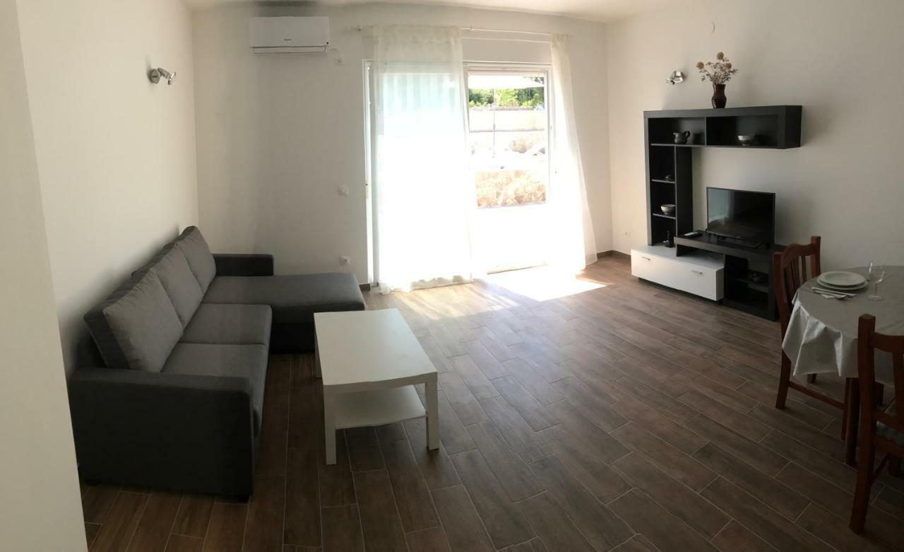 Apartments Kuk Šilo Екстериор снимка